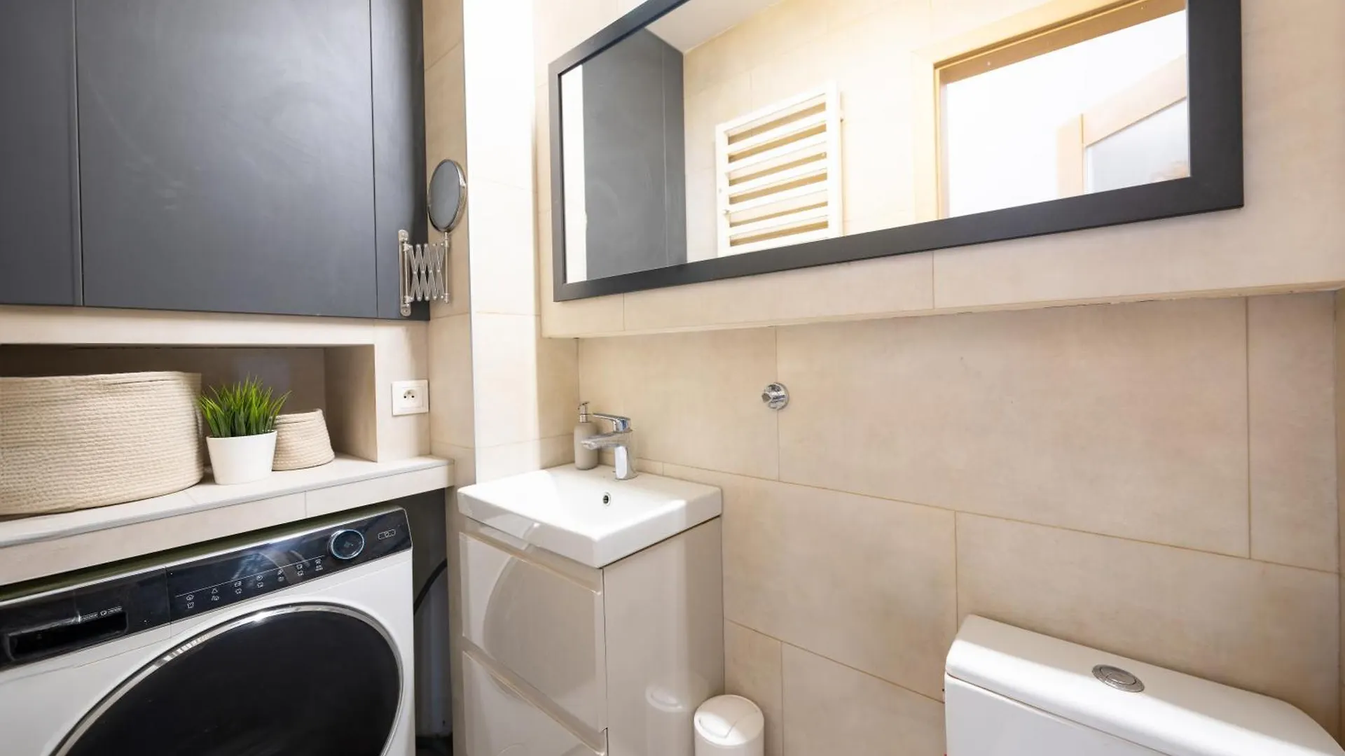 Stunning Apartment With Balcony Gdańsk Polska
